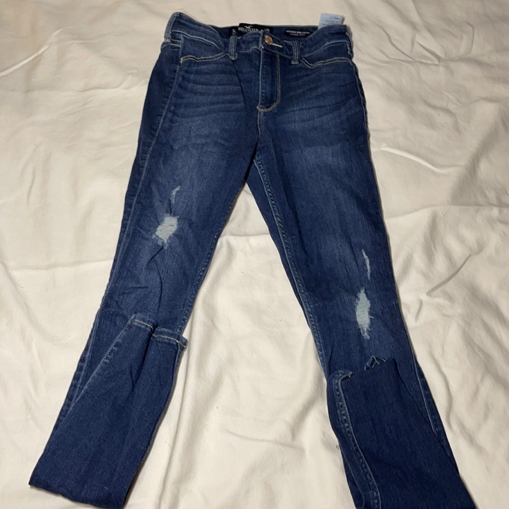 Hollister skinny jeans light distressing (size 3)